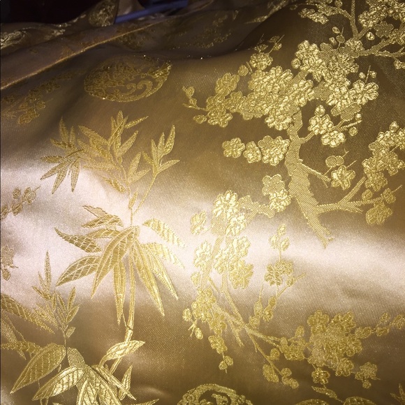 Robe - Picture 4 of 6